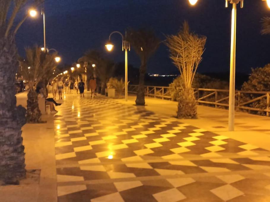 Bungalow En Primera Linea Del Mar Arenales del Sol Exteriör bild